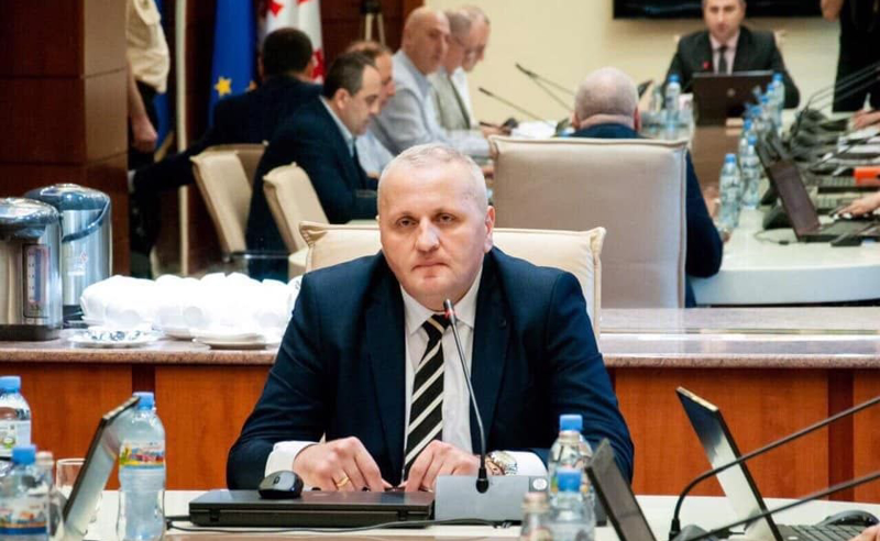 რაც იქ ვნახე, შოკისმომგვრელი იყო - ადვოკატი ოზურგეთის დროებითი მოთავსების იზოლატორში არსებულ ვითარებაზე წერს