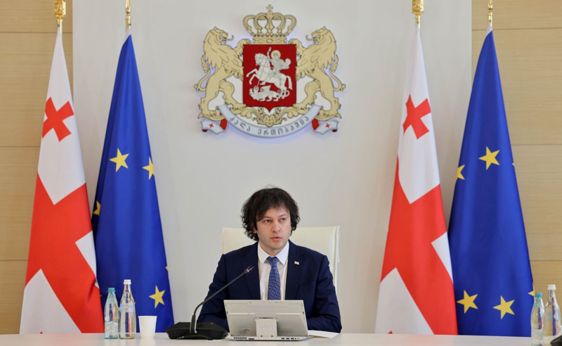 კობახიძე ამბობს, რომ აქვს "კონკრეტული მიზეზი", რატომ ჩაბნელდა ქვეყანა სამივე შემთხვევაში