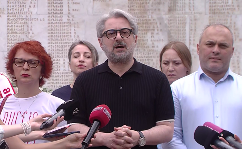 გვარამია: საქართველოს დამაქცევარ ივანიშვილის რეჟიმს მინდა ვკითხო - ვინ დაიწყო ომი 1992 წელს აფხაზეთში? შემთხვევით ესეც ჩვენ ხომ არ ვიყავით?! 
