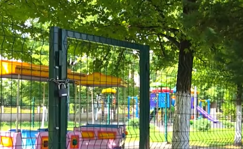 ოზურგეთში კულტურისა და დასვენების პარკს ბოქლომი ადევს - ოპოზიცია სავარაუდო კორუფციაზე საუბრობს
