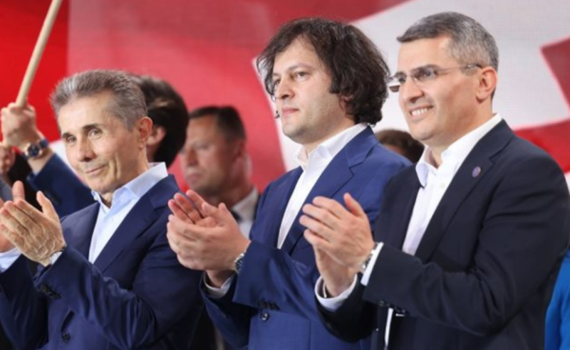მდინარაძე ამბობს, რომ ივანიშვილი და კობახიძე პოლიტიკიდან წასვლაზე არ თანხმდებოდნენ - "მაგრამ მე დავარწმუნე"