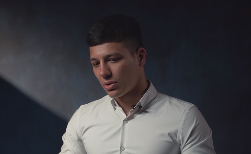 აფხაზი ბლოგერის მეგობრების თქმით, დაურ ბუავა სისტემატურად იღებდა მუქარებს - მას პირველადი დათვალიერებით, გარეგნული დაზიანებები არ აღენიშნება