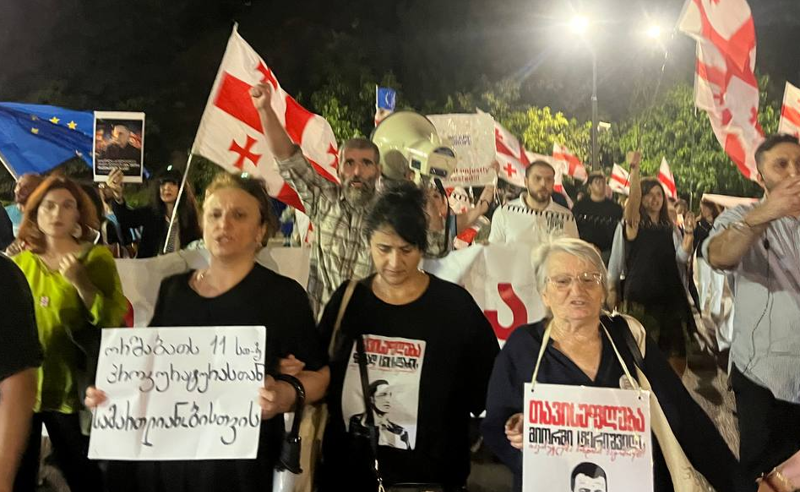 თბილისში შაბათის მარში მიმდინარეობს 