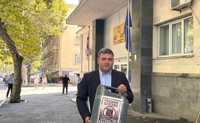 "ვინც საკუთარ ჯარს პარავს, ის არც ოკუპანტთან და სეპარატისტებთან ფინანსურ გარიგებებს მოერიდება" - ბესო შენგელია