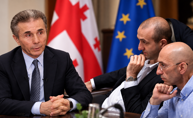 იაგო ხვიჩია ასახელებს იმ მაღალჩინოსანს, ვინც "გირჩის" და ბიძინა ივანიშვილის შეხვედრა დააორგანიზა 