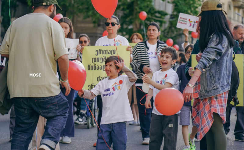 ცნობილია, როდის მიიღებენ ბავშვები დიუშენის კუნთოვანი დისტროფიის სამკურნალო მედიკამენტ „ჯივინოსტატს“