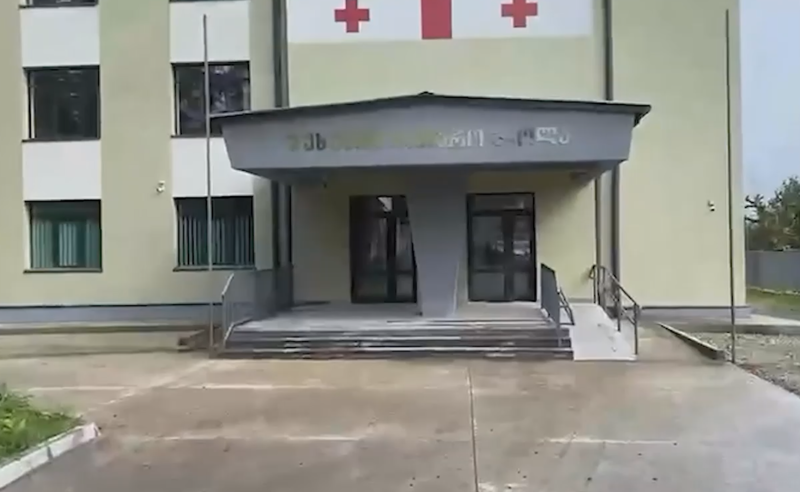 შუხუთის საჯარო სკოლა, რომლის რეაბილიტაციაც 4 მილიონი დაჯდა, ერთი დღით გახსნეს, 16 სექტემბერს კი ისევ დახურეს