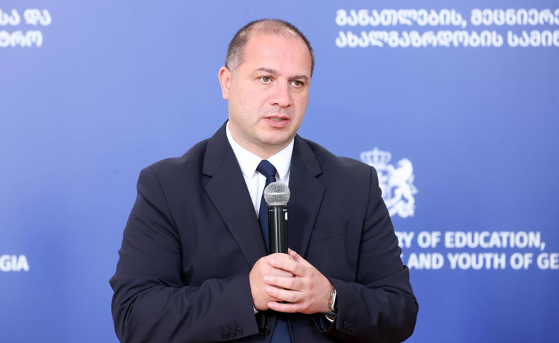 რა შედეგით დასრულდა 21-ე სკოლის შესახებ შეხვედრა განათლების სამინისტროში? - მინისტრის განმარტება