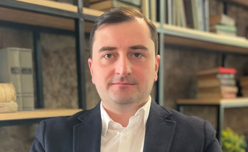 ComCom-ის “მედიააკადემიას“ ბონდო გასვიანი უხელმძღვანელებს