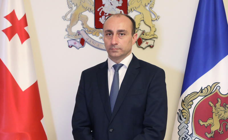 "შაბათის ეთერის" ინფორმაციით, შსს-ში დაბრუნებულმა გეკა გელაძემ შვებულება ითხოვა, ის სამსახურში ამ დრომდე არ დაბრუნებულა