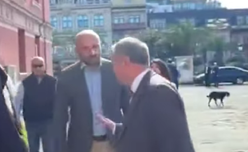 ხმაური საკონსტიტუციო სასამართლოსთან - თენგიზ შარმანაშვილმა ლევან ცუცქირიძეს "ქაჯი" უწოდა 